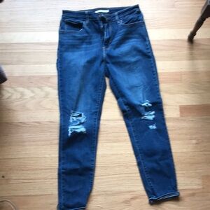 Distressed Skinny Jeans